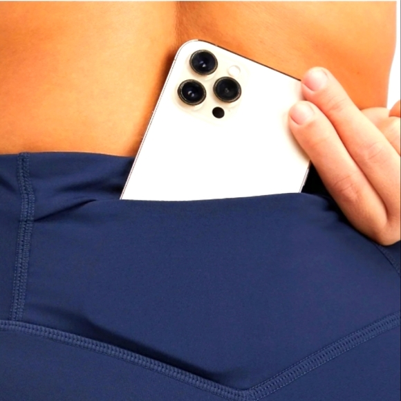 Fabletics Run Anywhere - Picture 2 of 11